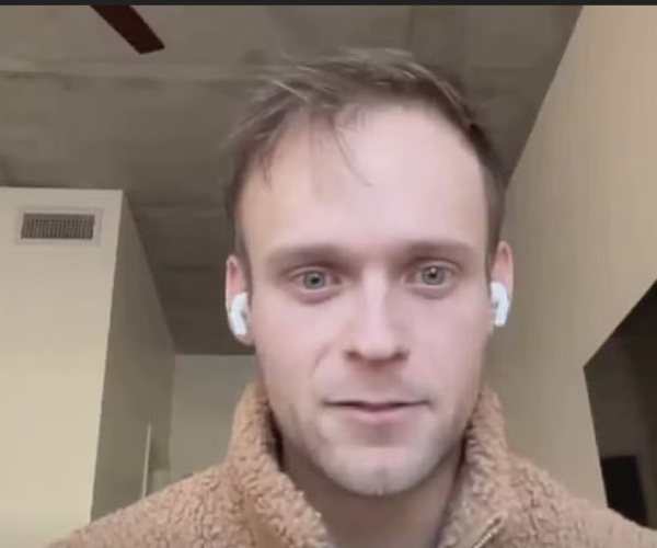 ஆஸ்டின் வெல்ஸ் கூறுவது என்ன? 