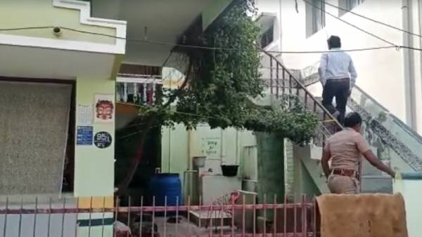 ஆபாச வீடியோக்கள் 