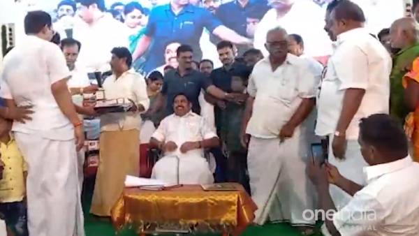 தோளை தொட்டு தோளை தொட்டு