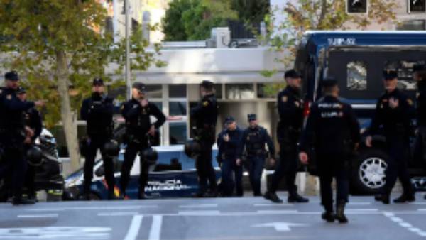 தூதரகங்கள்