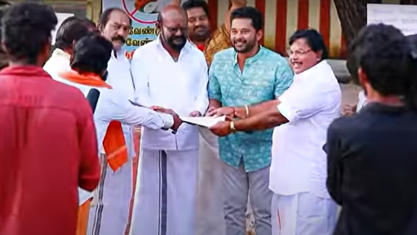 பஸுக்காக காத்திருப்பு