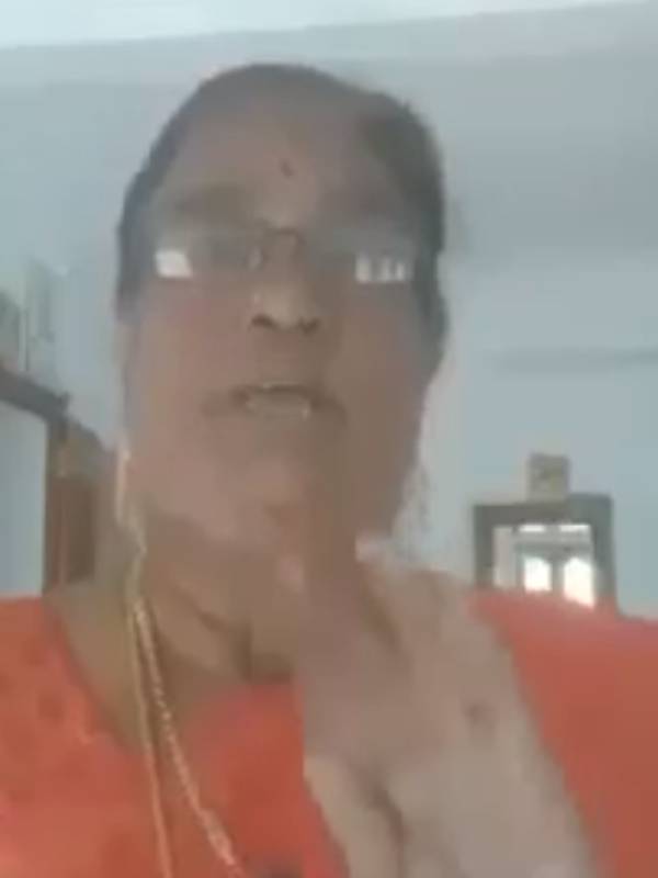 பெண் நிர்வாகி பெண் நிர்வாகி