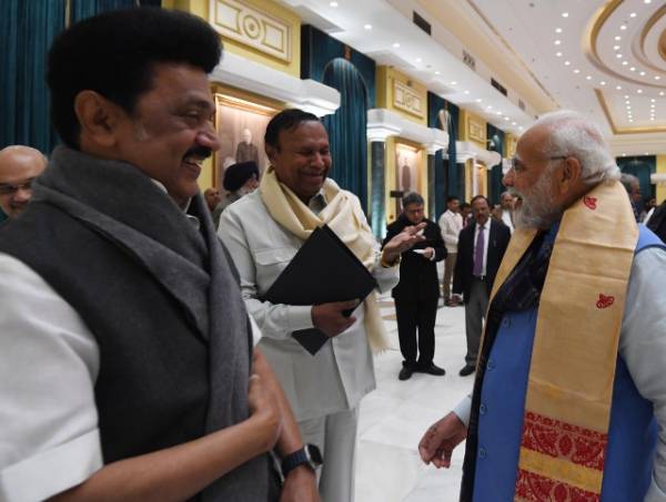 விசாரித்தார் 