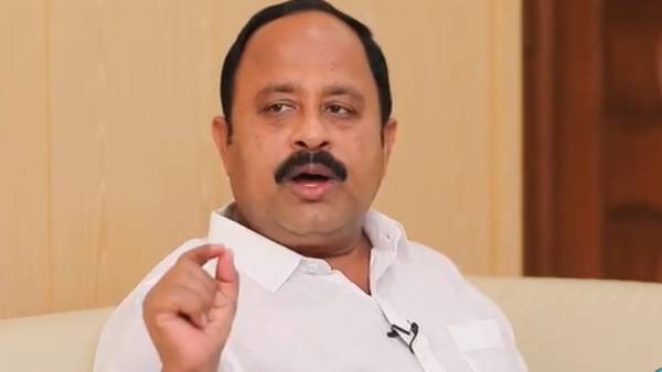 கூர்மையாக கவனித்து கூர்மையாக கவனித்து