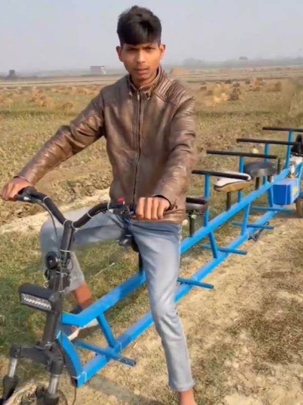 22 வயது இளைஞர் 22 வயது இளைஞர்