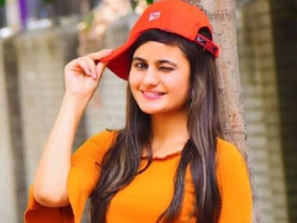  பிரபல பெண்