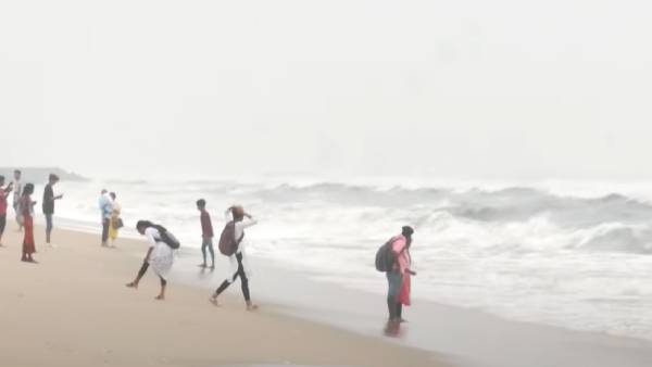  ஆர்ப்பரிக்கும் 