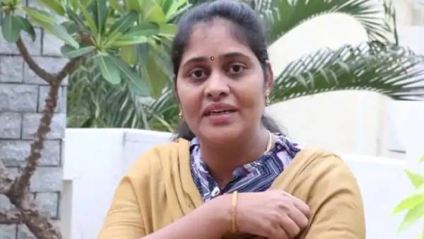  குடை பிடிப்பது 