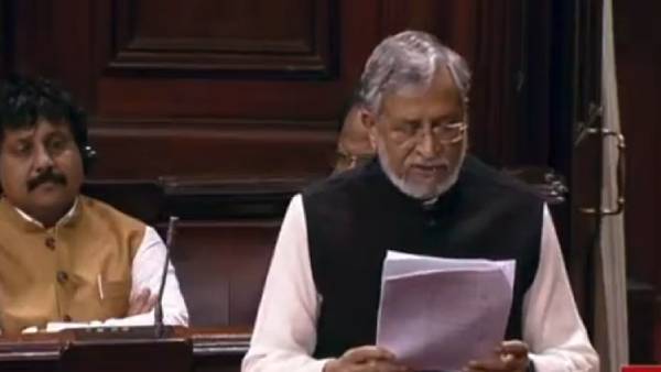 கருப்பு பணத்துக்கு சாதகமாக.. 