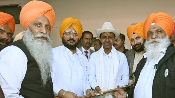 ஒன்று கூடிய எதிர்க்கட்சிகள் 