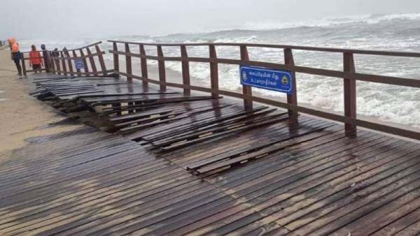 14 அடி உயரம் 14 அடி உயரம்