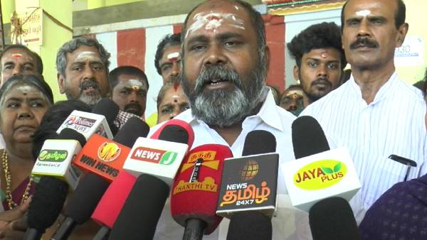  எடப்பாடி பழனிச்சாமி 
