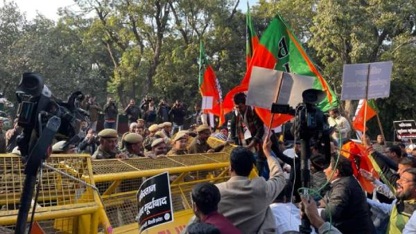 தரம் தாழ்ந்த கருத்து என பதில் 