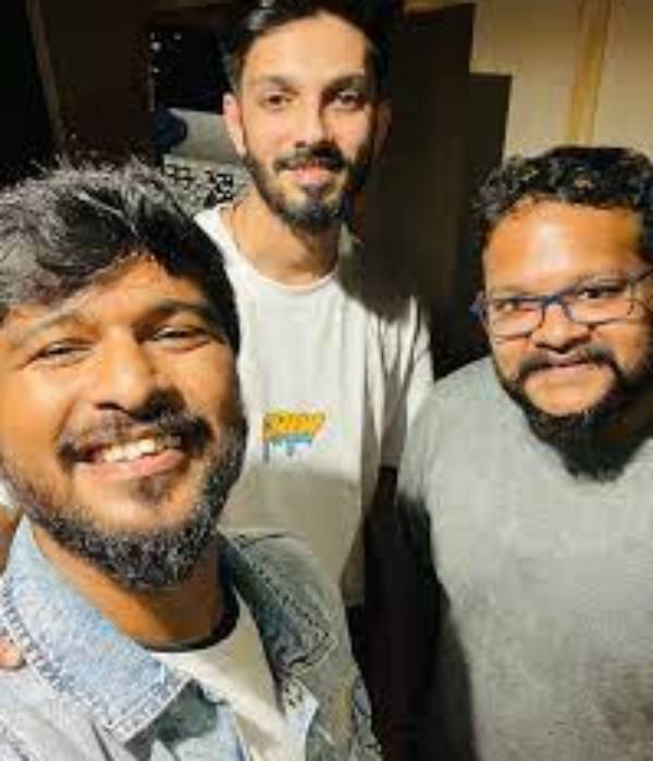 கவனம் ஈர்க்கும் பாடல் 