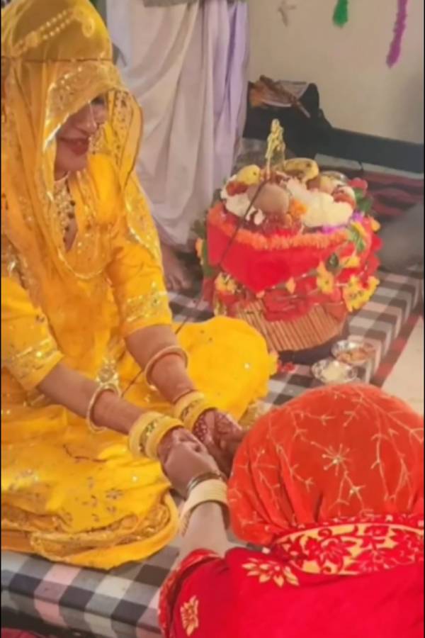 மகளின் ஆசையை நிறைவேற்றிய தாய் மகளின் ஆசையை நிறைவேற்றிய தாய்