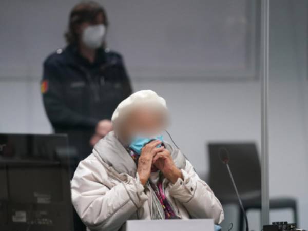  குற்றவாளி என தீர்ப்பு 