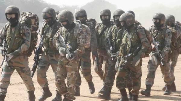 முப்படைகளிலும் பயிற்சி முப்படைகளிலும் பயிற்சி