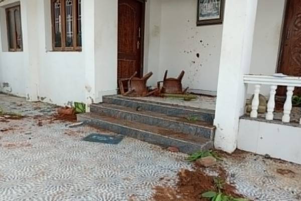 போலீசார் விசாரணை போலீசார் விசாரணை