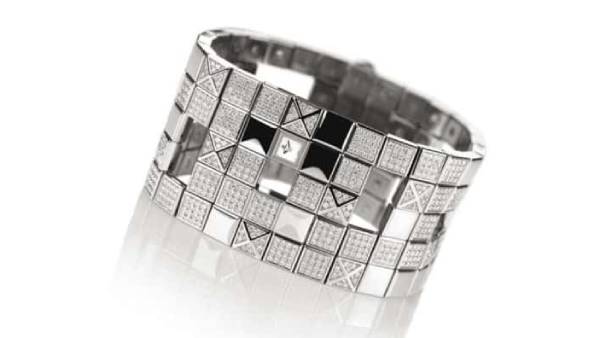 4. ஜேகர் - லீ கொல்சர் ஜோய்லெரீ 101 மான்செடே 