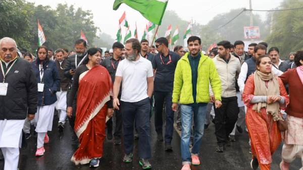 கனிமொழி 