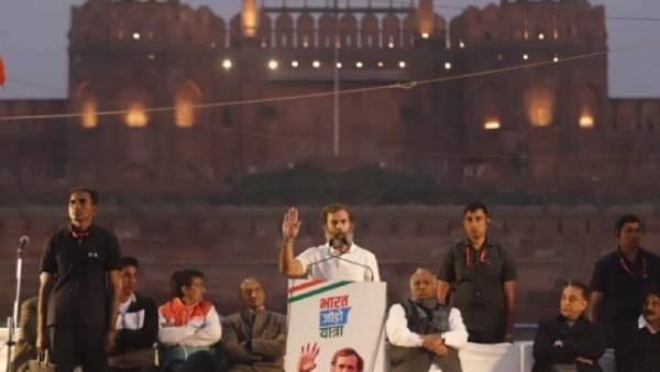 ஊடகங்கள் மீது விமர்சனம் 