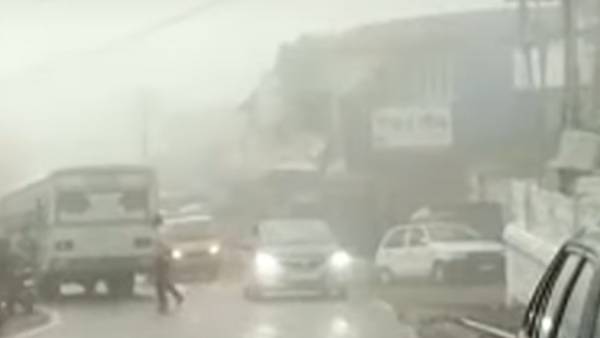  பகலில் லைட்டுகள்