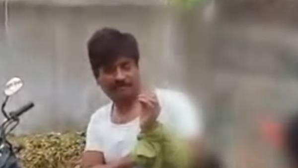 ஜாலியாக வந்த ஆசிரியர் ஜாலியாக வந்த ஆசிரியர்