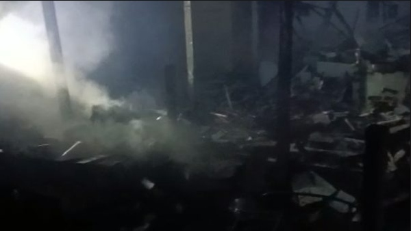 தரைமட்டமாகிய வீடு 