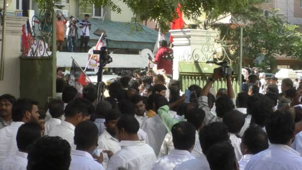 மாவட்ட செயலாளர்கள் கூட்டம் 