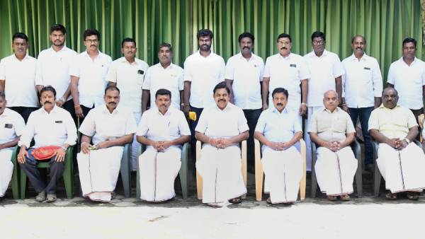 ஈபிஎஸ் அணியில் 