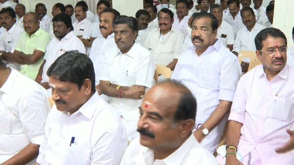 எடப்பாடியிடம் வலியுறுத்திய செயலாளர்கள் 