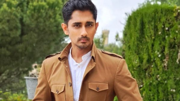 சித்தார்த்திடம் முகக்கவசத்தை அகற்றுமாறு 