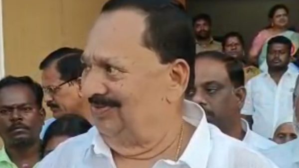  வேட்டி சேலைகள்