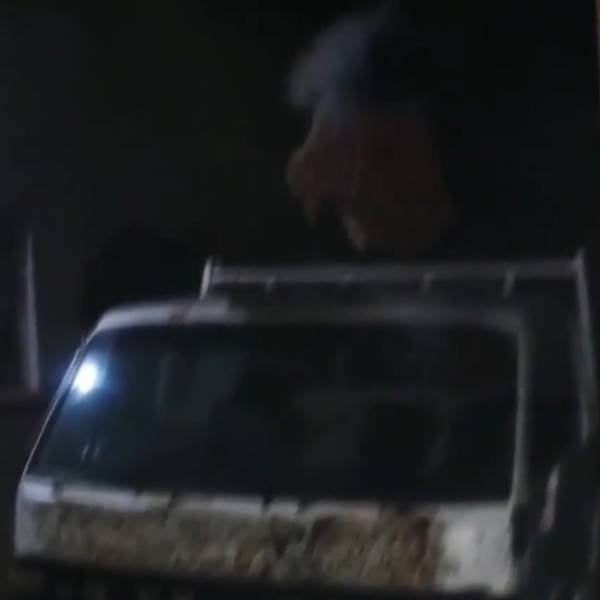  காவி டிரஸ் 