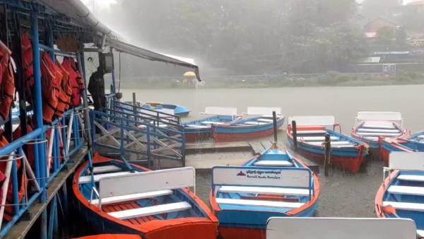 ஊட்டியிலும் மழை 