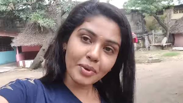 நடிகை ராதா பாராட்ட காரணம் 