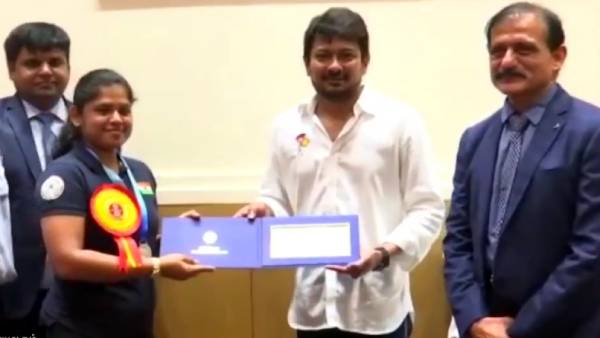  துப்பாக்கிச் சுடுதல் வீராங்கனைக்கு நிதியுதவி