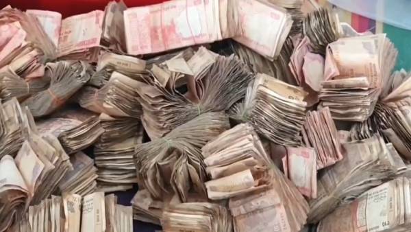 உண்டியல் பணம் உண்டியல் பணம்