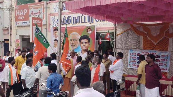 மேடை அருகே தாக்குதல் 