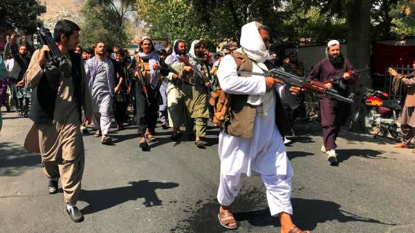 நடுங்குதே 