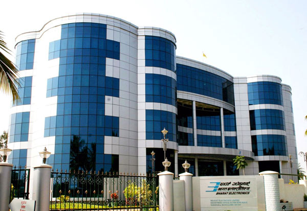  கல்வி தகுதி என்ன?