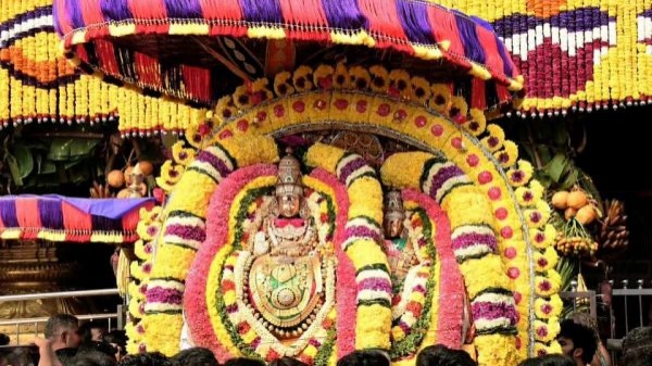 கிரிவலம் வந்த அண்ணாமலையார் 