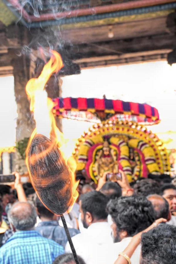 வெள்ளிரத ஊர்வலம் 