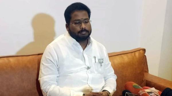 பாஜகவில் இருந்து விலகல் 