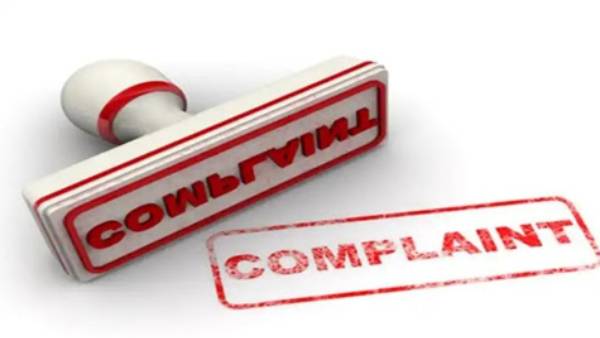  பக்கத்து வீட்டுக்காரர் மீது புகார் 