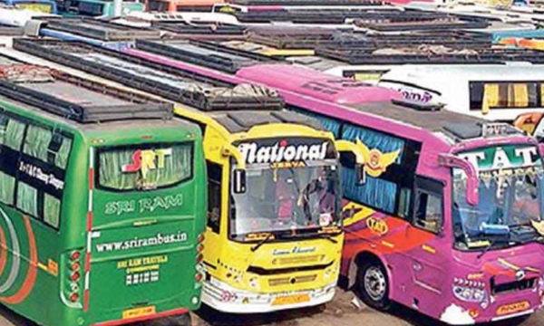 அதிரடி வசூலில் இறங்கிய ஆம்னி நிறுவனங்கள் 