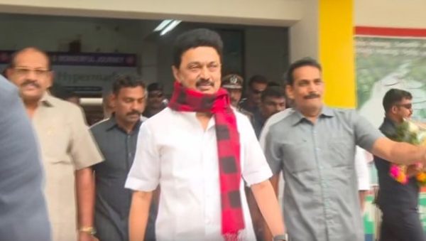 குற்றாலத்தில் ஓய்வு குற்றாலத்தில் ஓய்வு