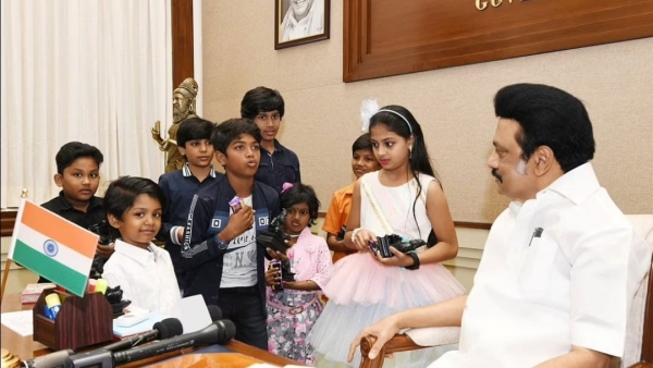 மனைவி மற்றும் குழந்தைகள் மனைவி மற்றும் குழந்தைகள்