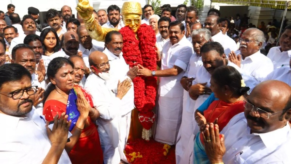 எடப்பாடி பழனிச்சாமி 