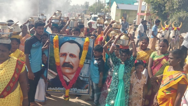 Villagers offer mass pongal to Pennycuick 182 birthday Palarpatti, Theni 